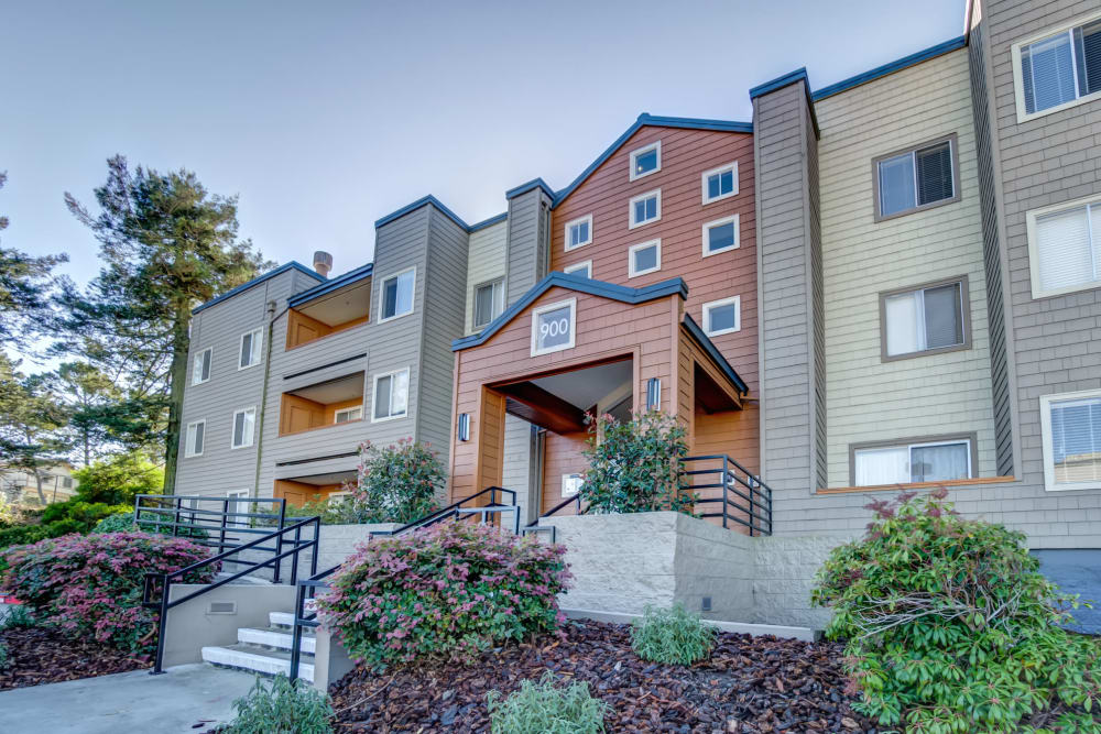 An exterior view of Serramonte Ridge Apartment Homes in Daly City, California