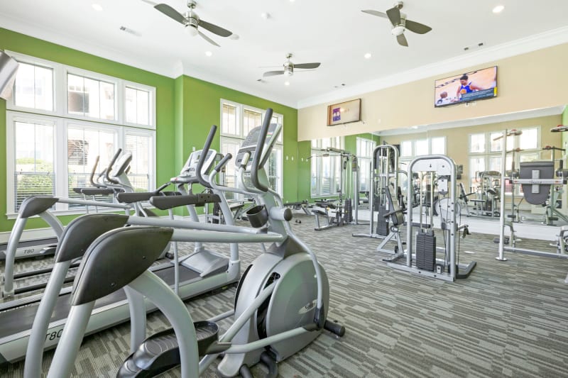 Very equipped fitness center at Belle Vista Apartment Homes in Lithonia, Georgia
