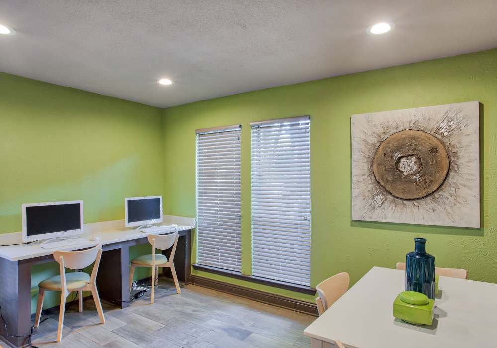 Business center at Highlands Creek Apartments in Dallas,Texas