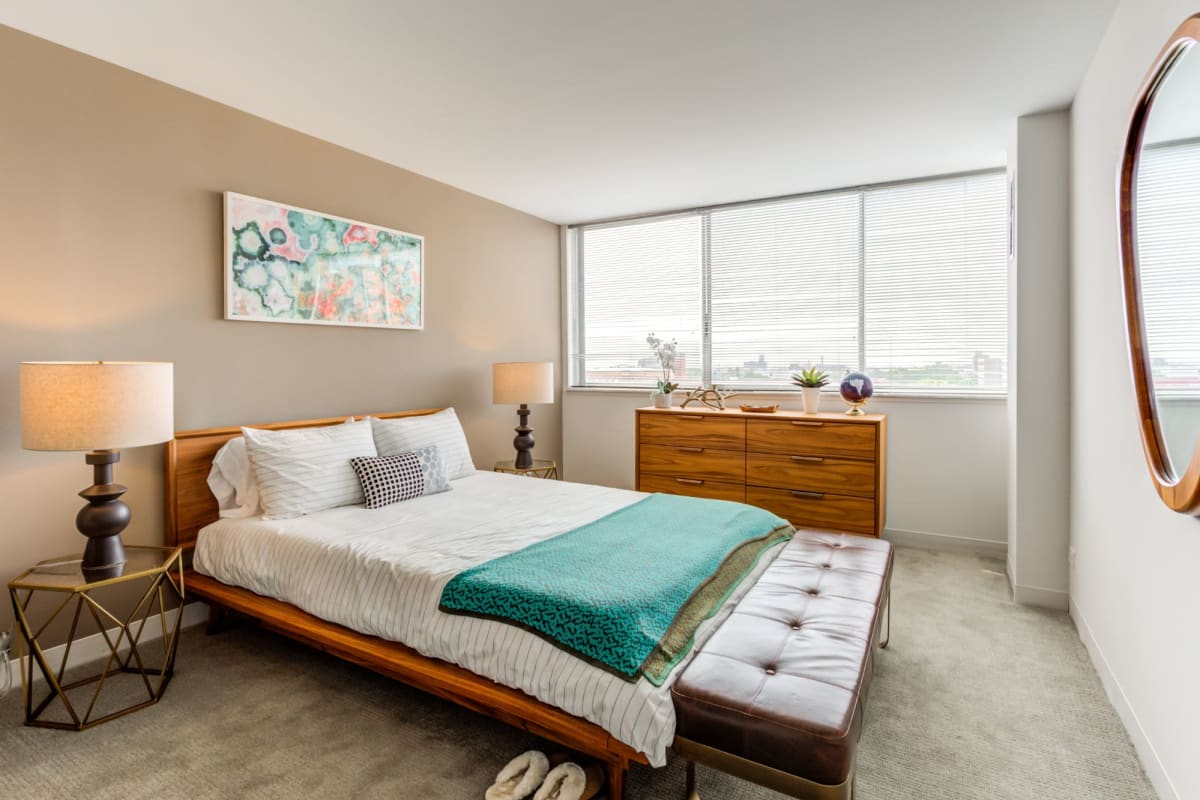 Bedroom at Scio at the Medical District in Chicago, Illinois