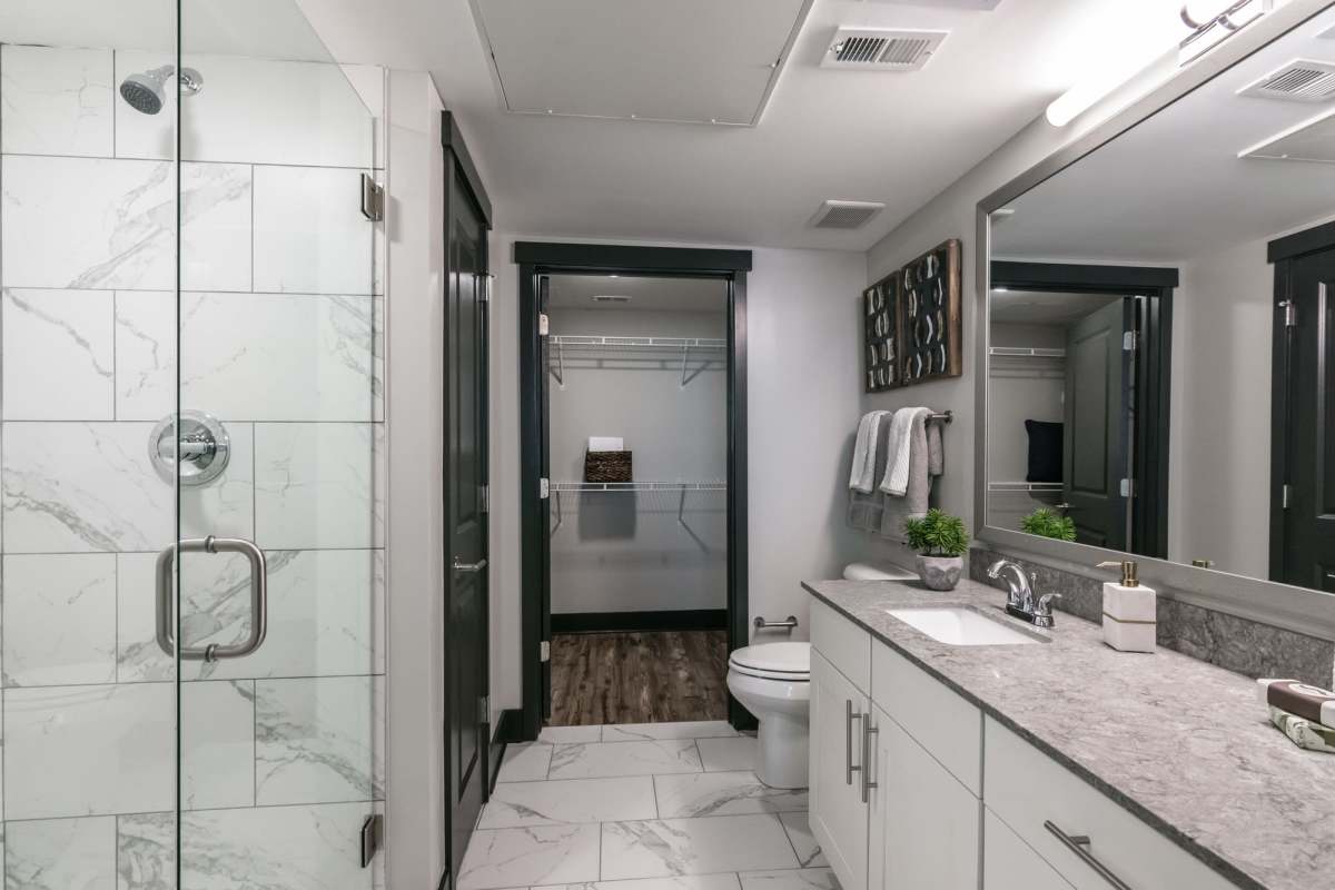 Model bathroom at Vintage Gateway, Murfreesboro, Tennessee