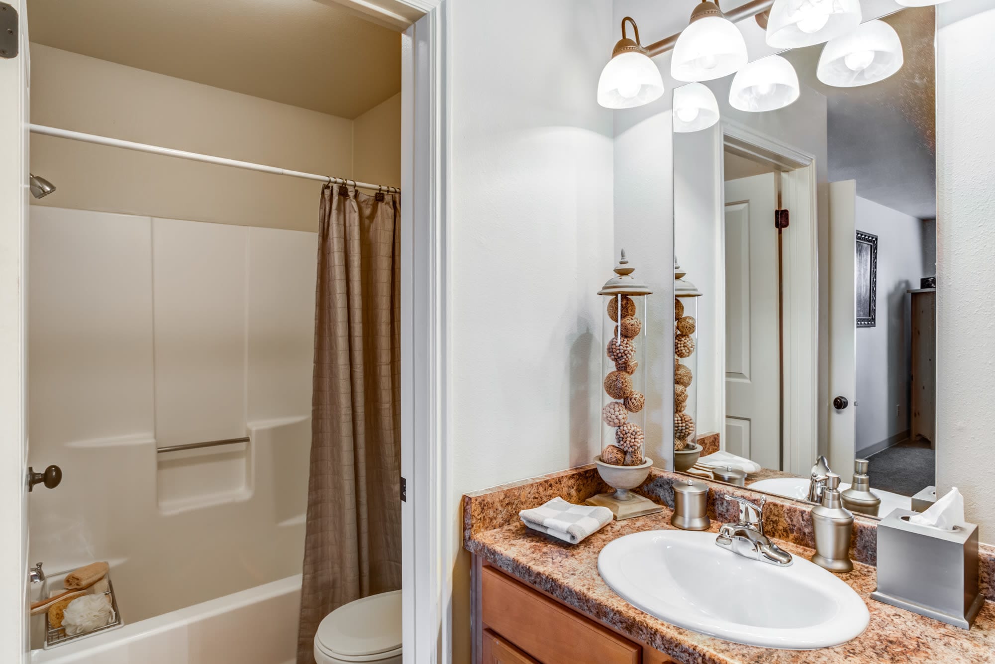 Photos of Royal Ridge Apartments in Midvale, UT