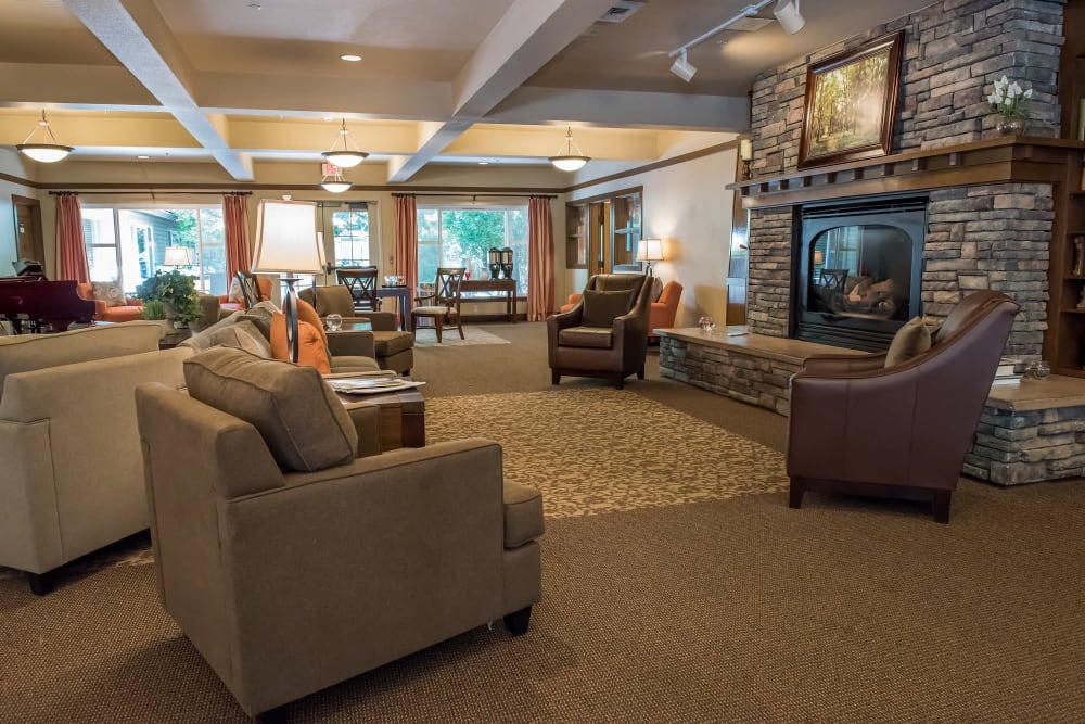 Comfortable common great room at The Springs at Wilsonville in Wilsonville, Oregon