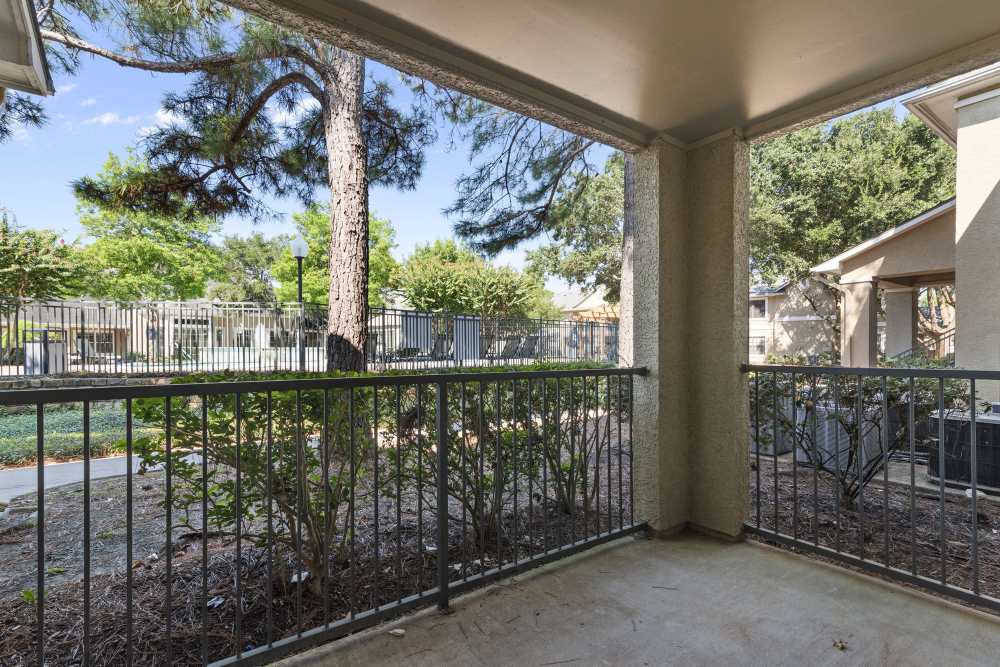 Private balcony of an apartment at Seacrest in Katy, Texas