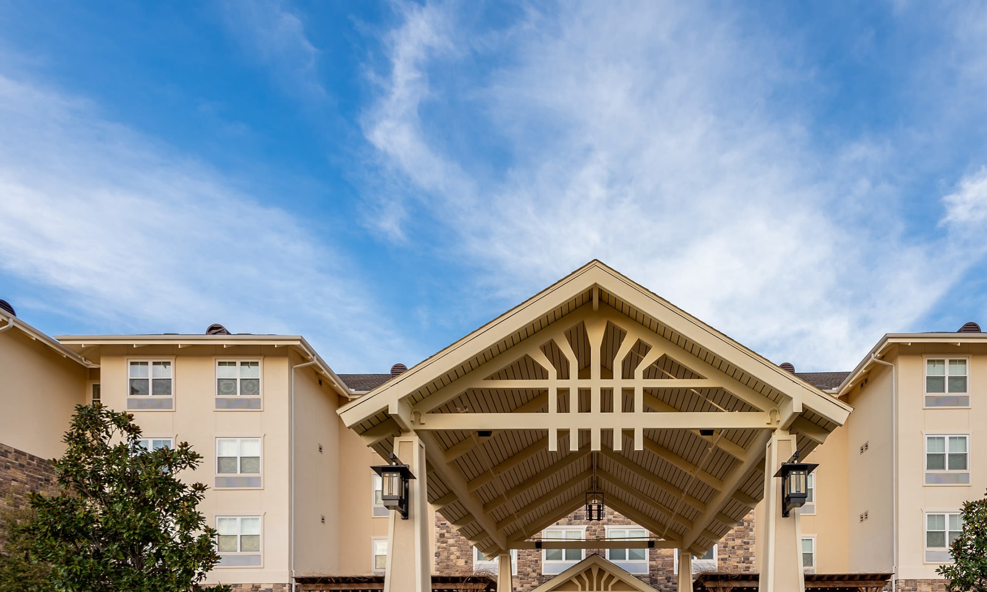 Front external view of MacArthur Hills in Irving, Texas