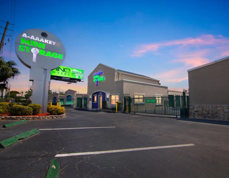 Exterior view of the storage facility at Storage Hub - Clearwater - Ulmerton in Clearwater, Florida