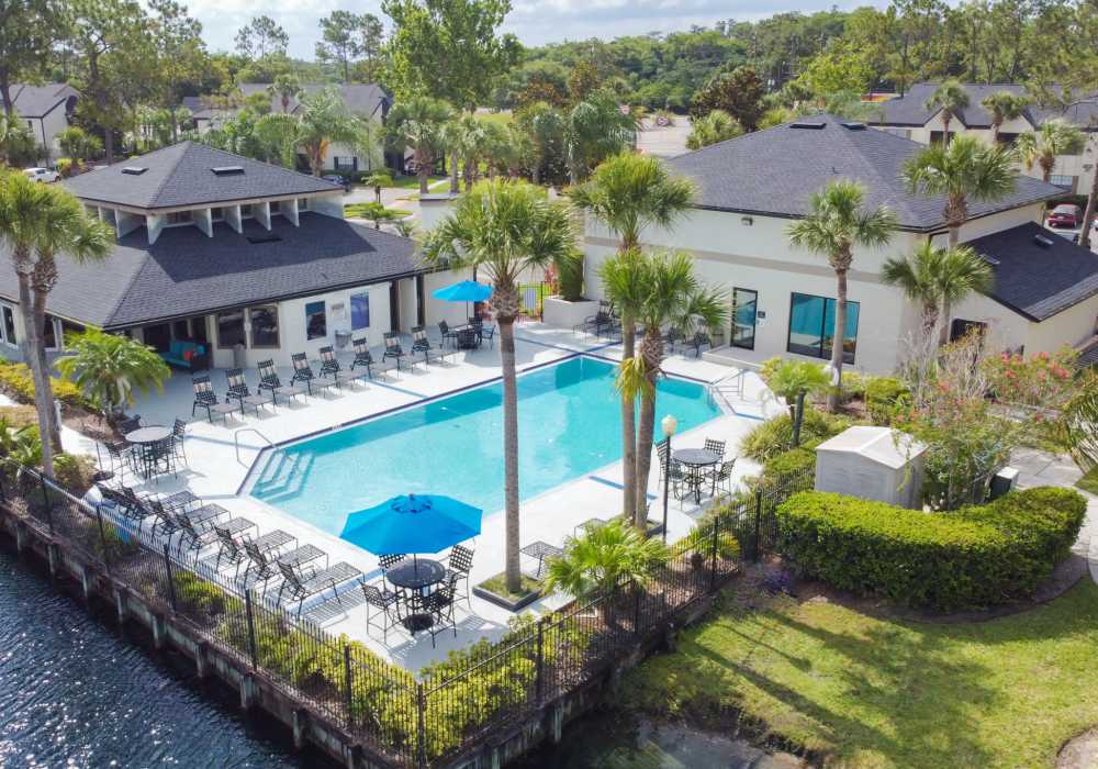 Luxury pool at Cypress Run in Orlando, Florida