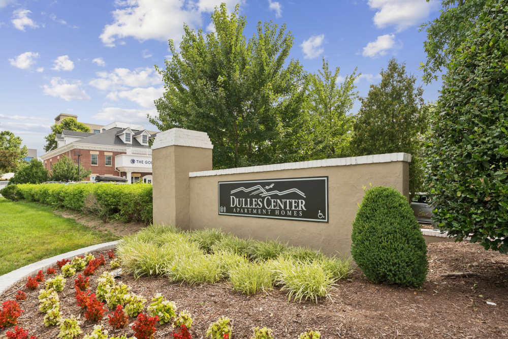 Property sign board at Dulles Center Apartments in Herndon, Virginia