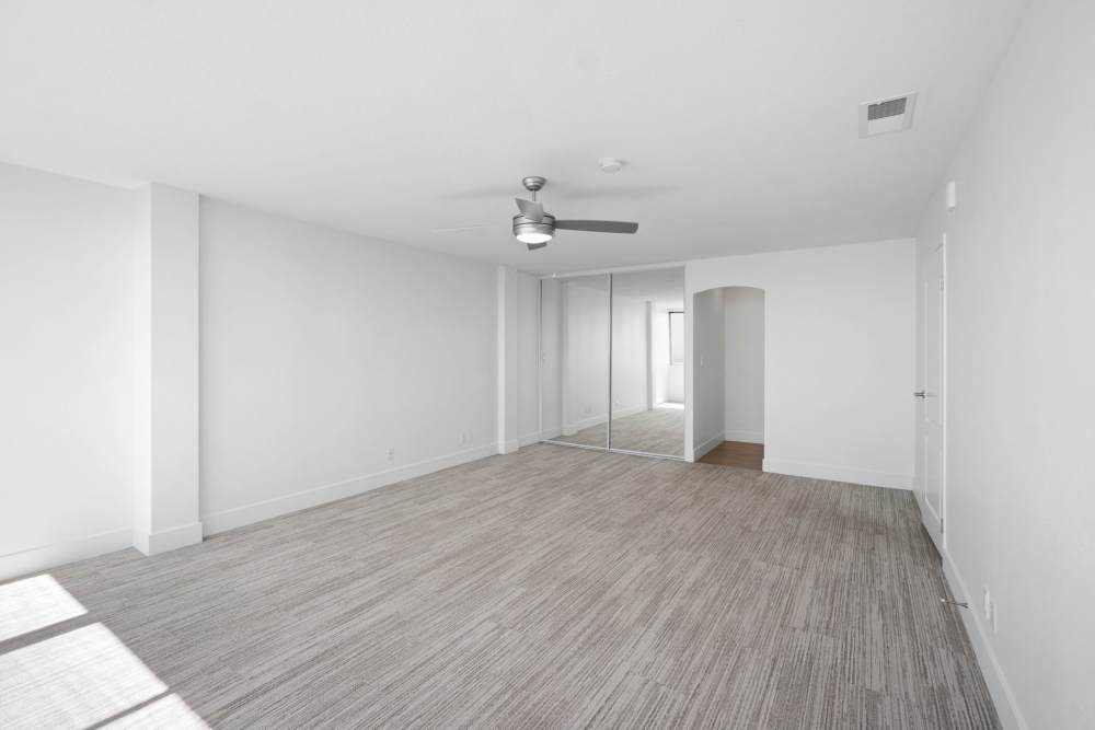 Bedroom at 1900 Ocean Apartment Homes in Long Beach, California