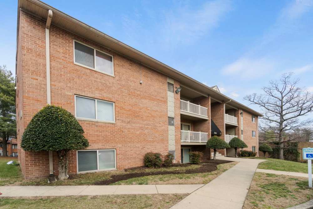Beautifully scaped walking path at Chesapeake Landing Apartments in Landover Hills, Maryland