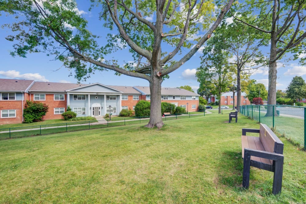 A beautifully manicured landscape at Rochester Highlands in Rochester, New York