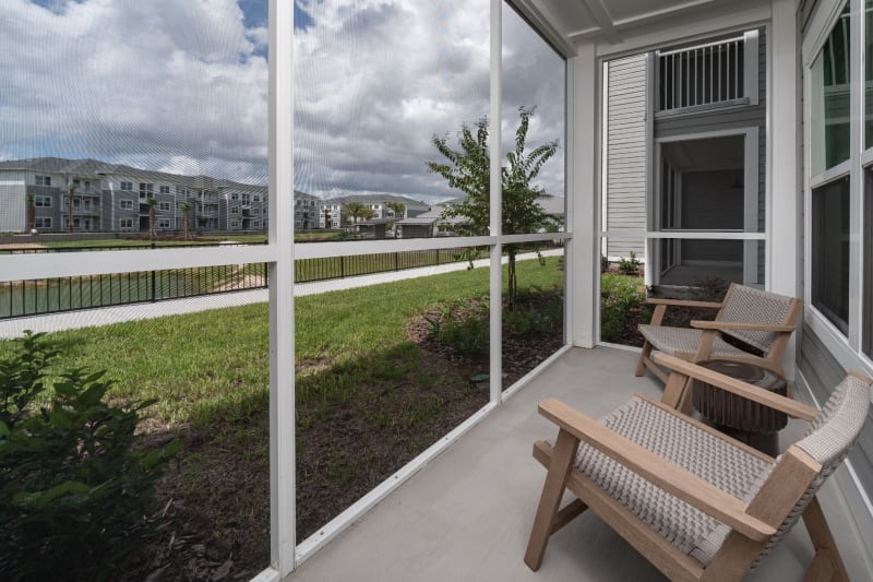 Exterior facade and out door porch at Reunion at 400 in Kissimmee, Florida