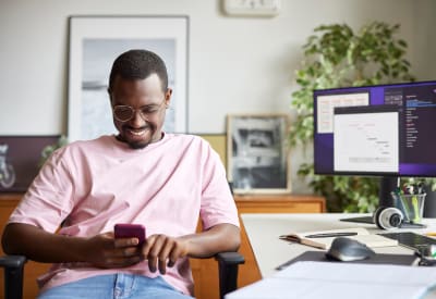 Resident working from home at Ashley Oaks in San Antonio, Texas