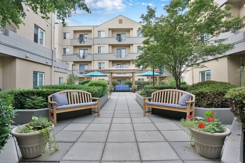 Courtyard with seating at Island House in Mercer Island, Washington