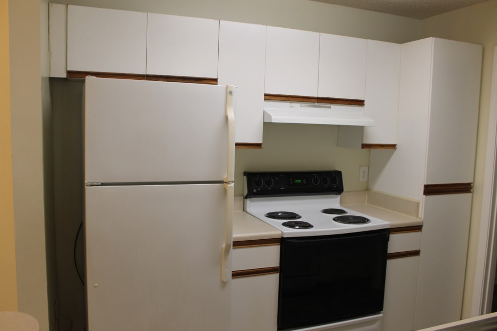 A fully-equipped kitchen at Magnolia Heights in Covington, Georgia
