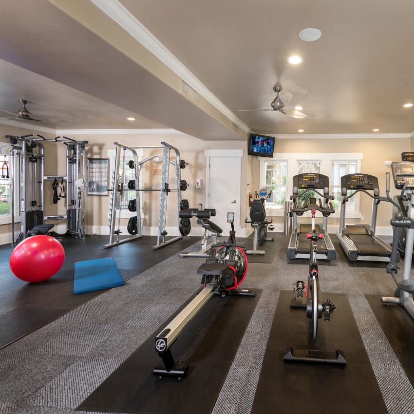 fitness center at Villas on Hampton Avenue
