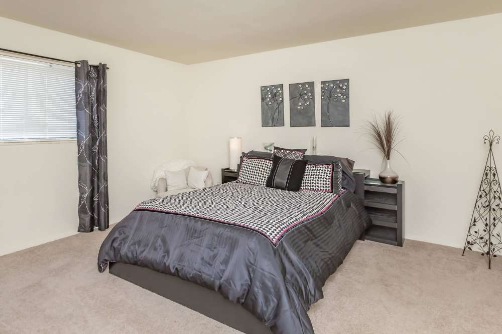 A bedroom at Village at Town Park in Hampton, Virginia