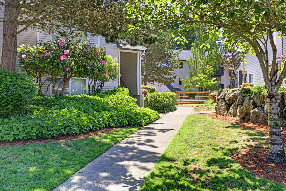 Beautiful landscaping at Cascade Ridge in Silverdale, Washington