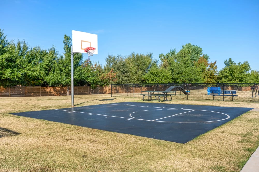 Basketball court at Yukon on 15th in Yukon, Oklahoma