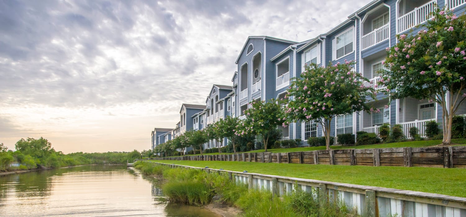 Waterfront view at Villa du Lac Apartment Homes in Slidell, Louisiana