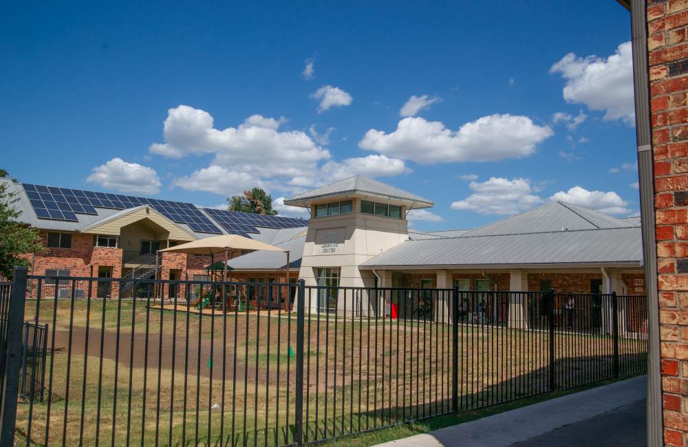 Building view at Sierra Vista Apartments in Austin. TX