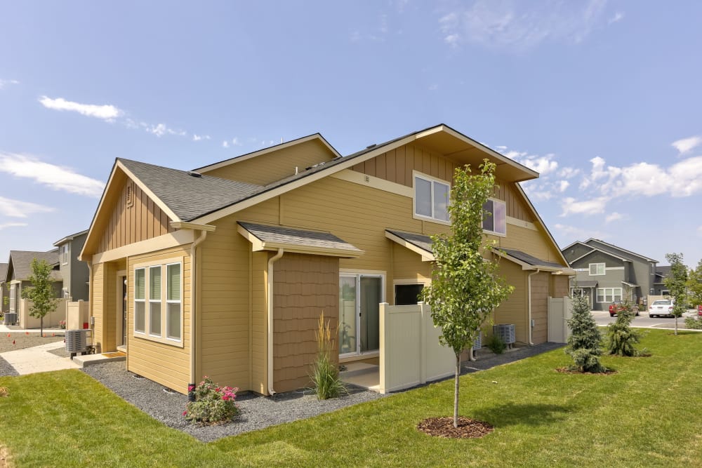 Yellow townhome at Cedar Park & Canyon Falls Townhomes in Twin Falls, Idaho