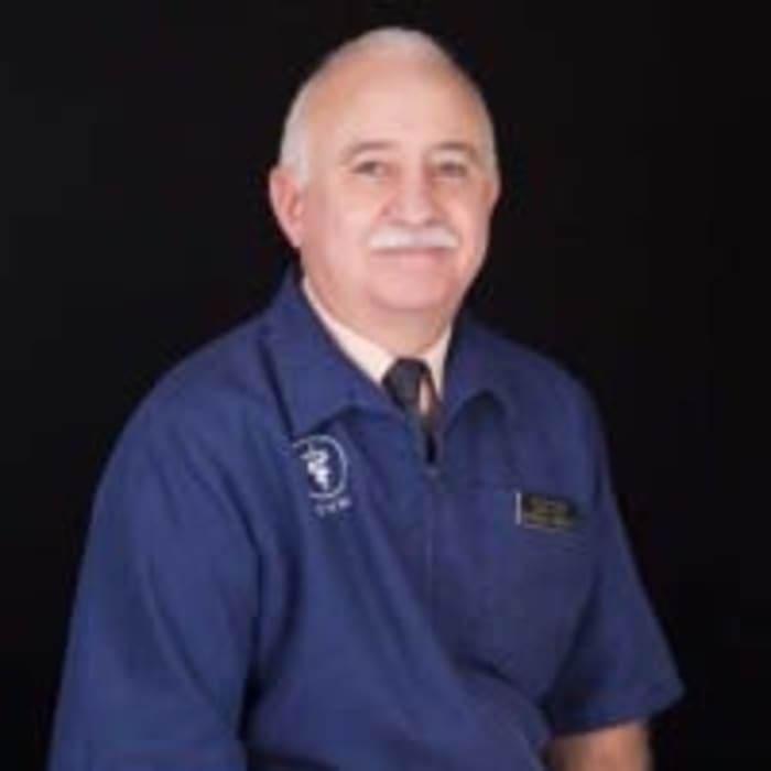 Dr. Mike Gardetto at Arizona Avenue Animal Clinic in Chandler, AZ