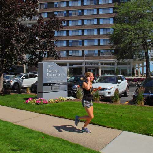 Resident jogging near 12000 Edgewater in Lakewood, Ohio