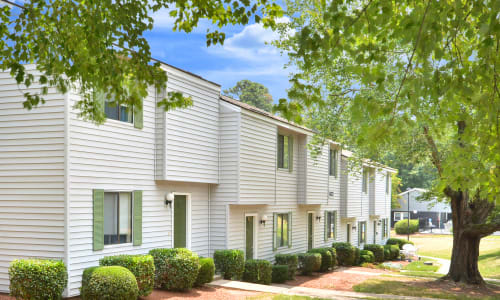 Exterior View of the Apartments at Rosen at North Hills in Raleigh, North Carolina