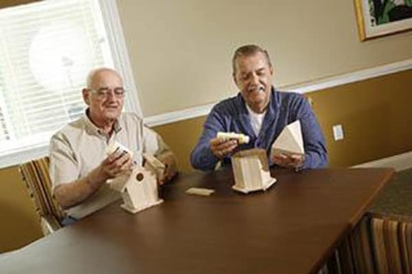 Senior living arts and crafts at Discovery Commons At Spring Creek in Garland, Texas