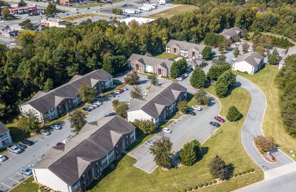 Building view at Highland Ridge Apartment Homes in High Point, North Carolina