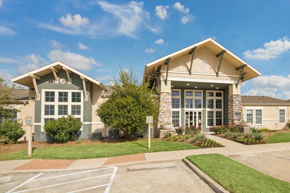 Exterior view of the apartments at Costa Vizcaya in Houston, Texas