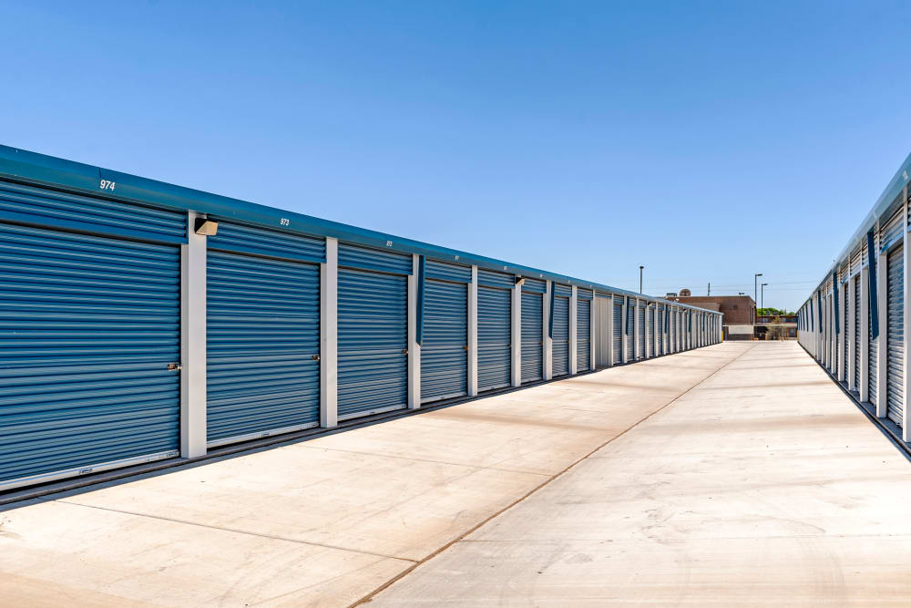 Exterior units at Metro Self Storage in Lubbock, Texas