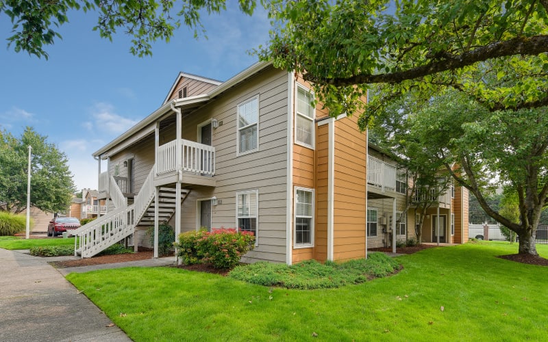 The grounds at Carriage Park Apartments in Vancouver, Washington