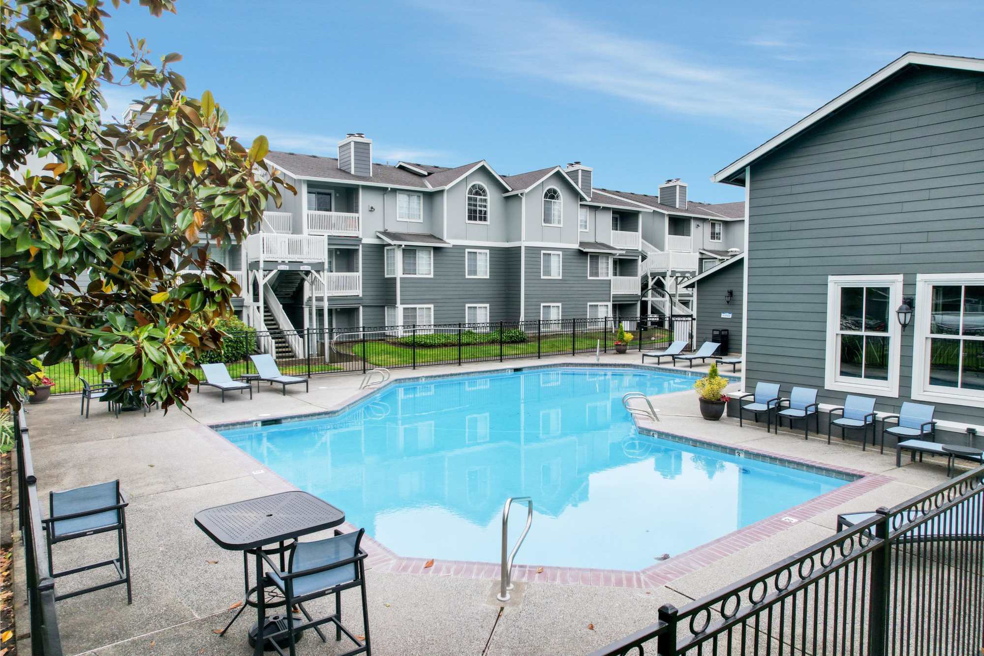 Swimming pool at Walnut Grove Landing Apartments in Vancouver, Washington