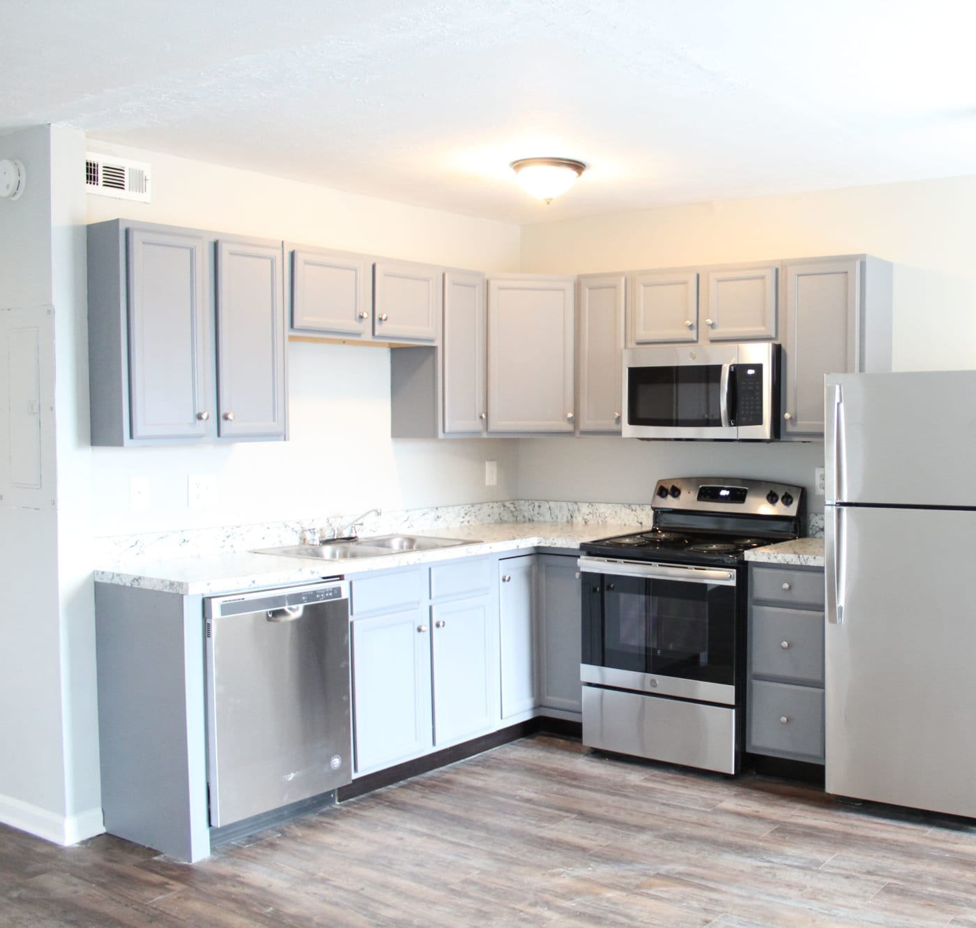 Beautiful kitchen at Clifton Ridge Apartments in Louisville, Kentucky