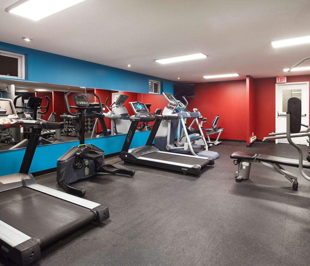 Bayview Mews offers a fitness center in North York, Ontario