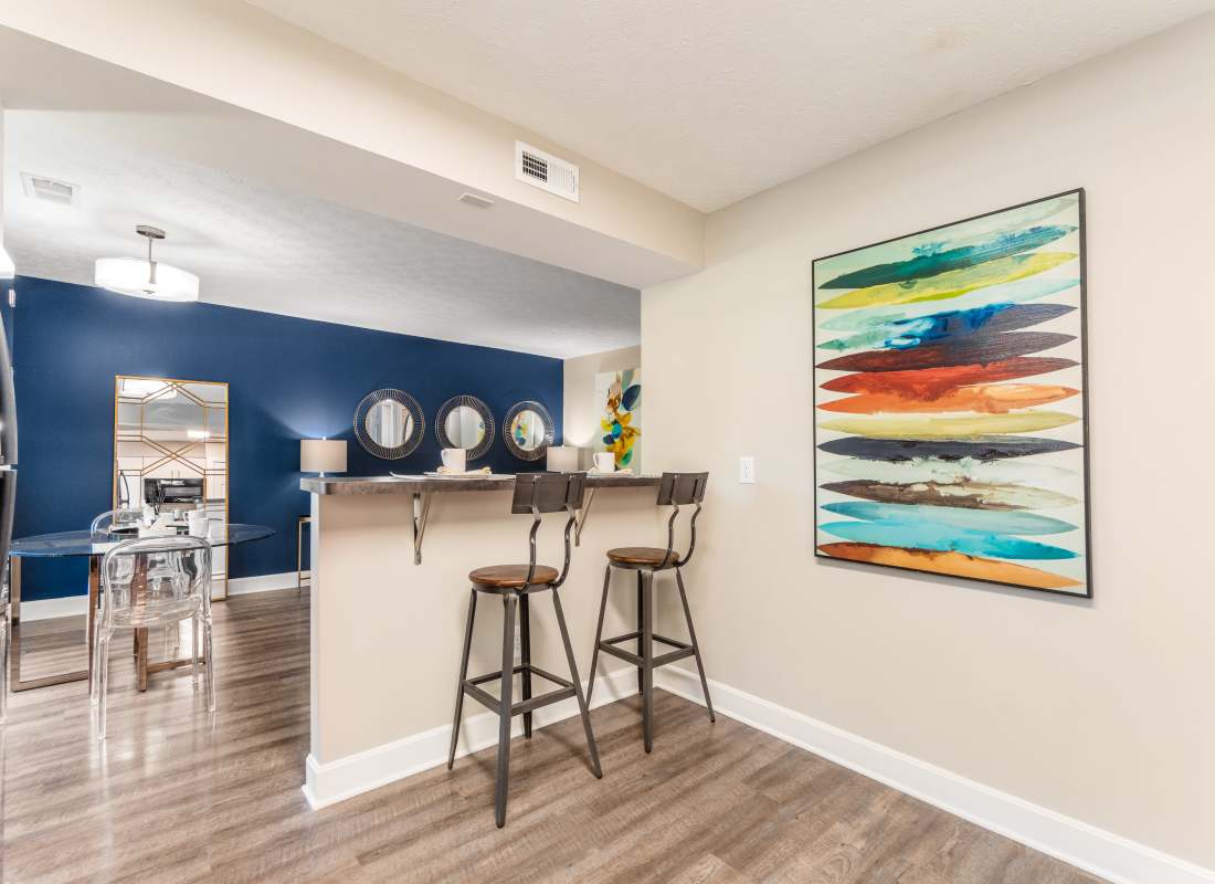 Breakfast bar in clubhouse with modern art at The Commons at Olentangy in Columbus, Ohio