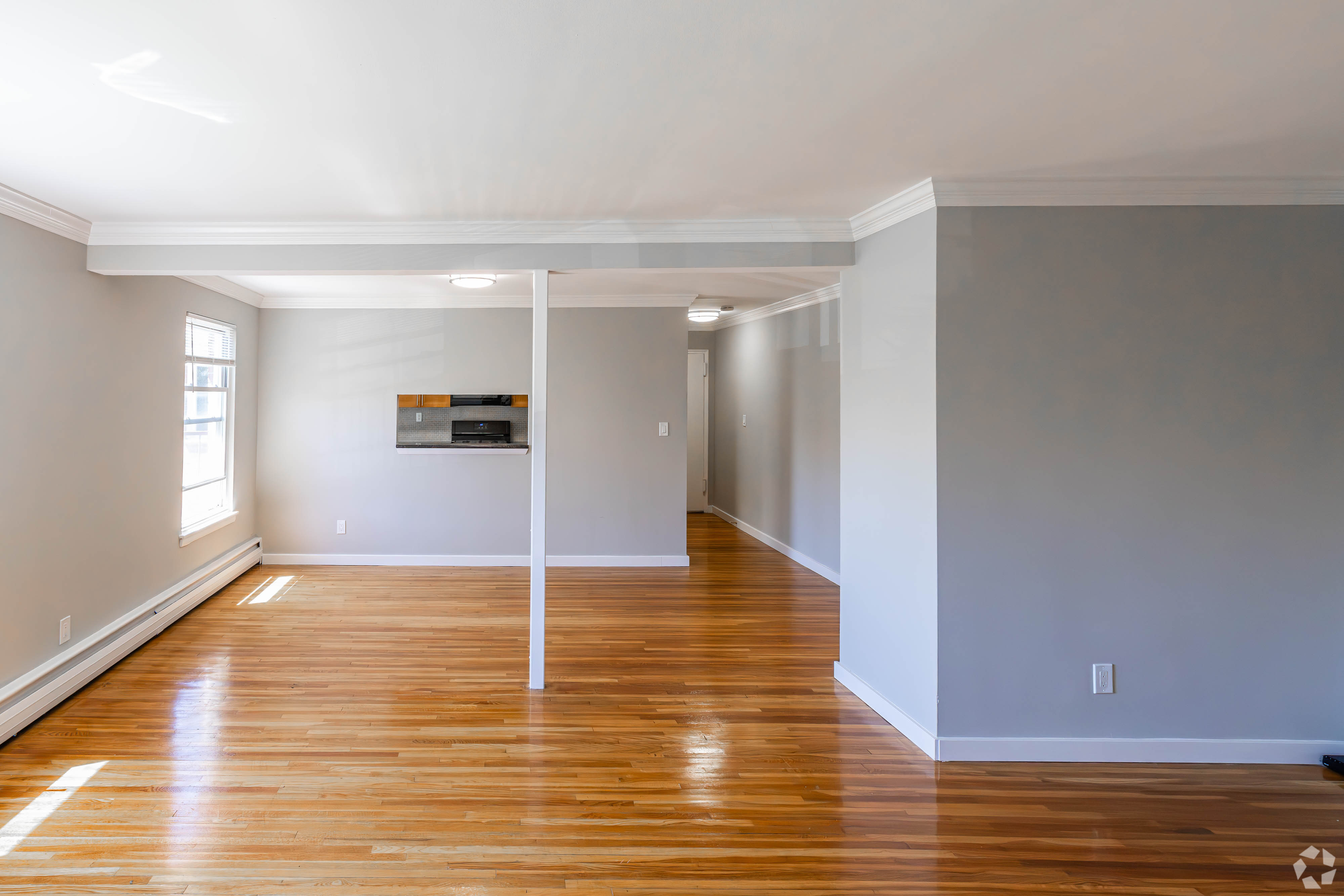 1BR, 1BA - 895 Sq Ft (Dining Room)