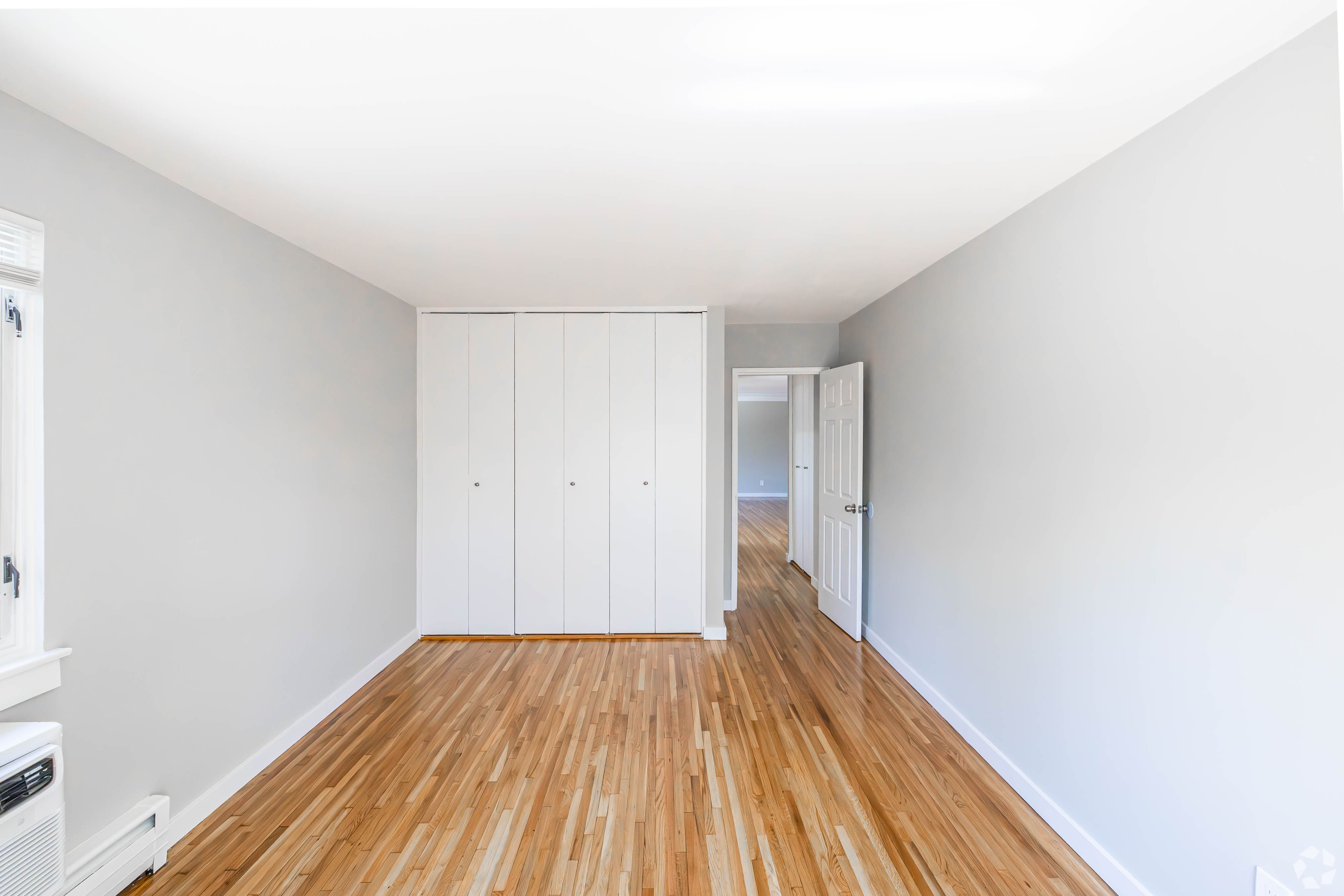 1BR, 1BA - 819 Sq Ft (Bedroom)