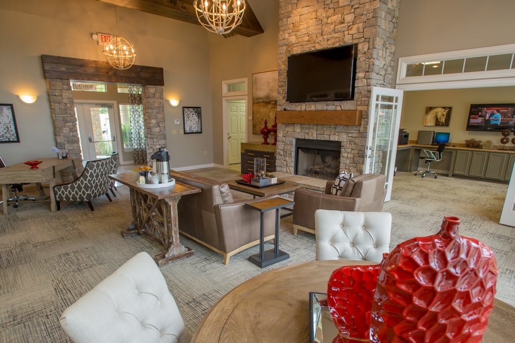 The lobby area at Nickel Creek Apartments in Tulsa, Oklahoma