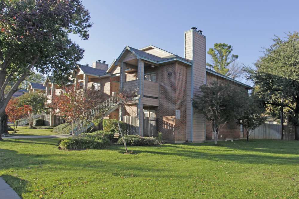 Building exterior at Stadium West Apartments in Arlington,Texas