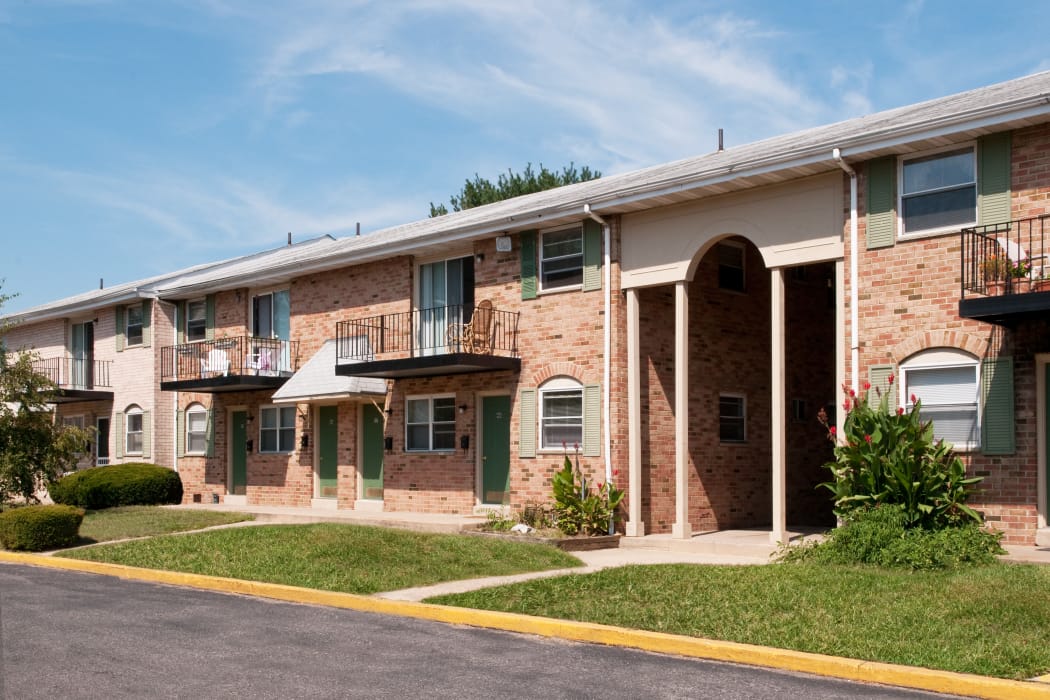 Exterior view at Jamestown Square Apartments in Blackwood, New Jersey