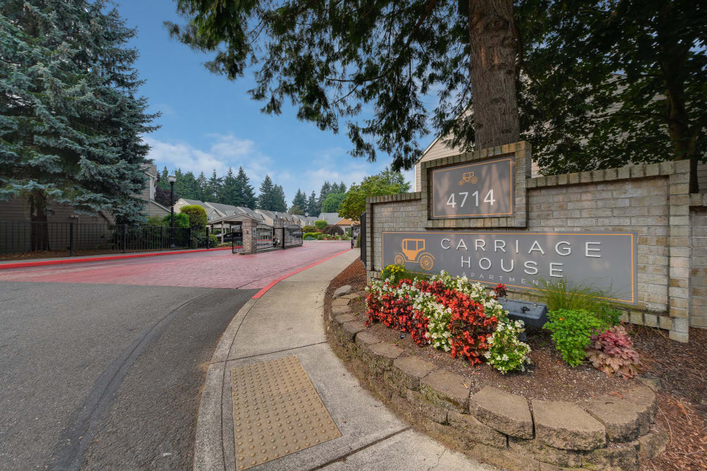 The front sign at Carriage House Apartments in Vancouver, Washington
