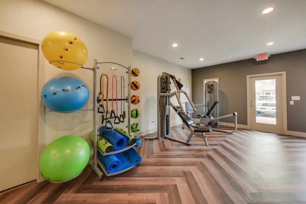 Clean, modern community gym at Carriage House Apartments in Vancouver, Washington