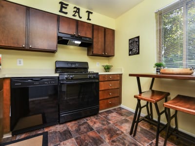 Lakewood Hills Apartments & Townhomes offers a beautiful kitchen in Harrisburg, PA