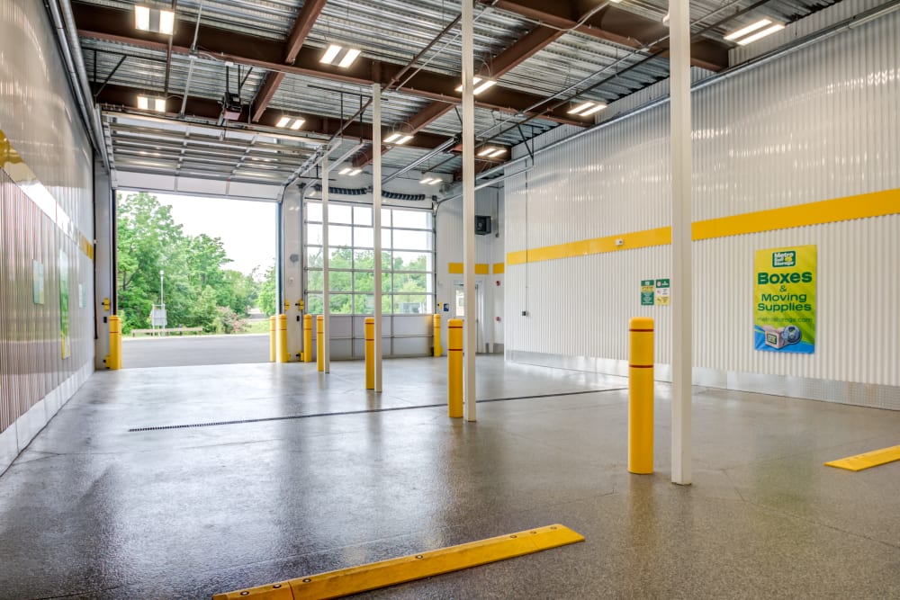 Drive in transport area at Metro Self Storage in Doylestown