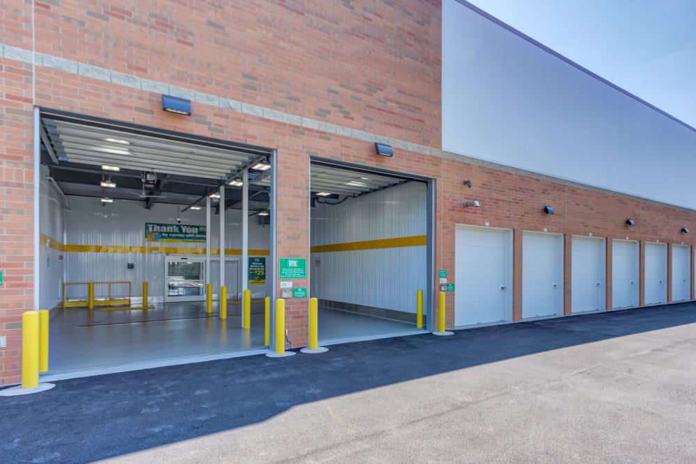 Exterior units at Metro Self Storage in Addison, IL