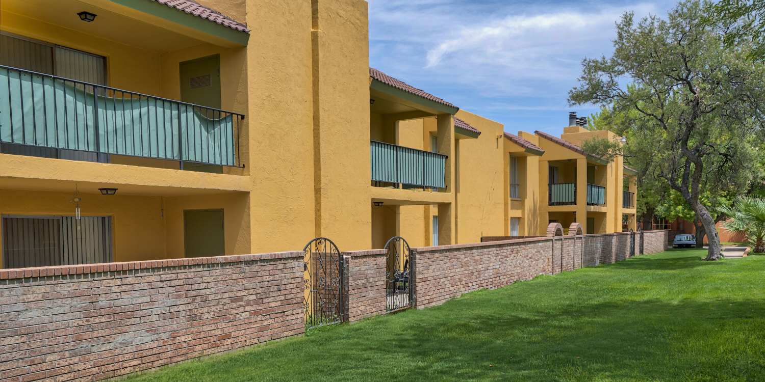 Apartments in Camino Real at El Paso, Texas