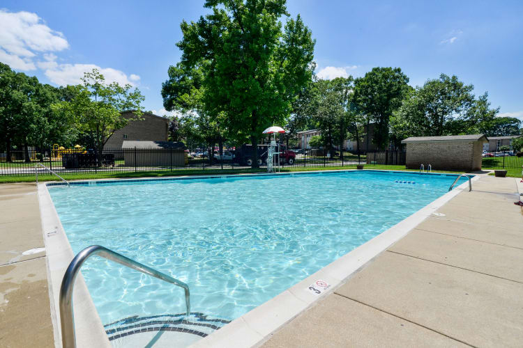Cedar Creek Apartment Homes offers a swimming pool in Glen Burnie, MD
